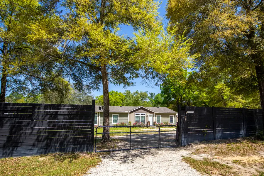 748 Phillips Drive, Freeport, FL 32439 - Image #3