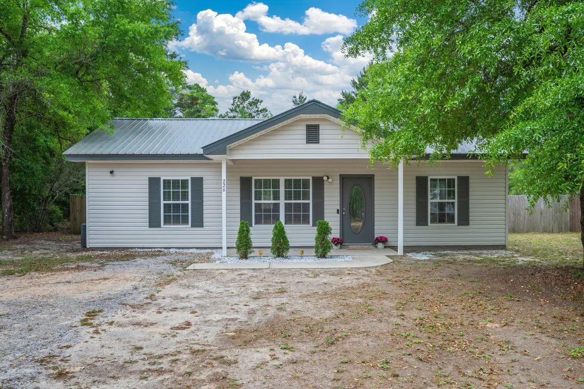 226 E Cypress Avenue, Defuniak Springs, FL 32433 - Image #1