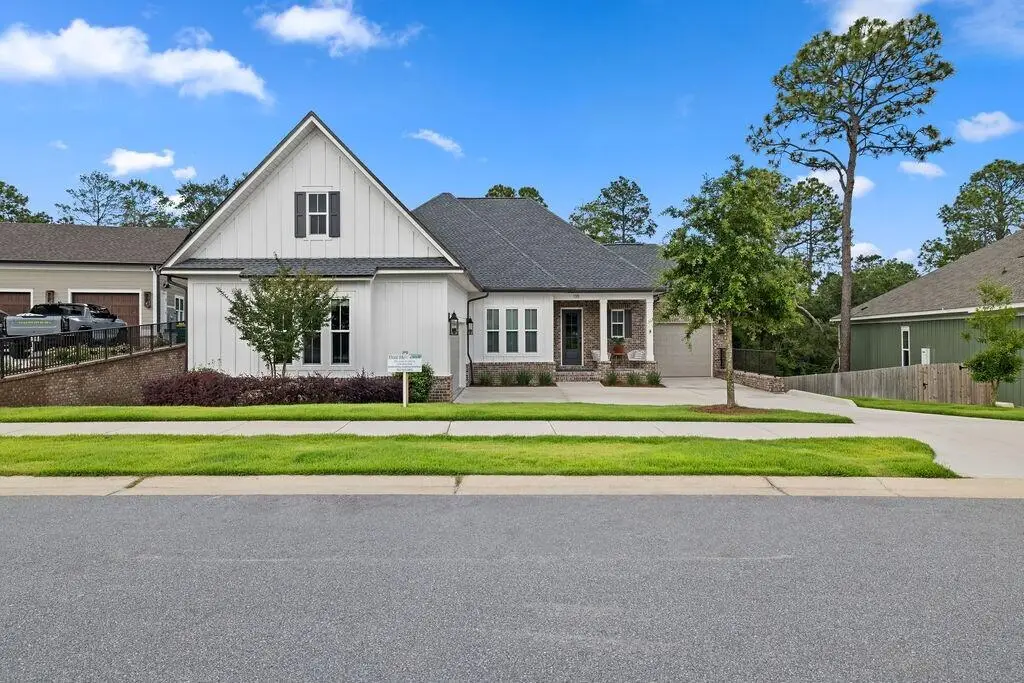 135 Caraway Drive, Niceville, FL 32578 - Image #1