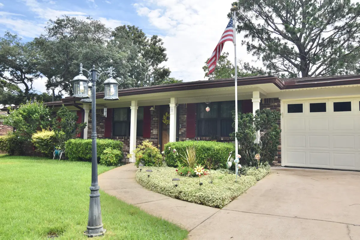 22 10th Street, Shalimar, FL 32579 - Image #1