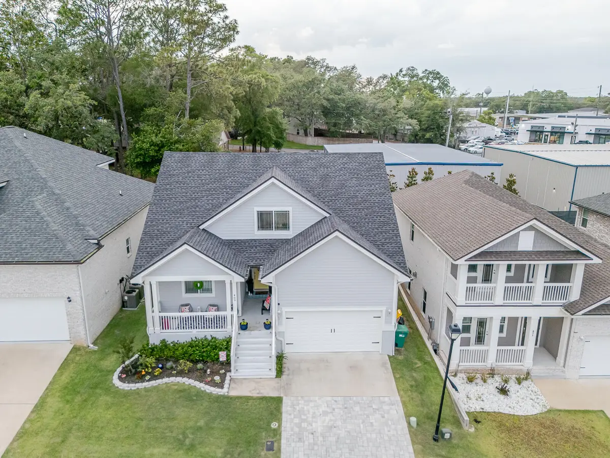 409 Hideaway Lane, Niceville, FL 32578 - Image #1