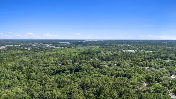 87 Pecan Drive, Freeport, FL 32439