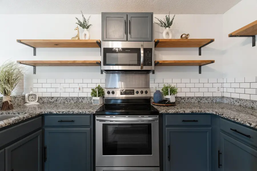 558 Rough Leaf Lane, Mary Esther, FL 32569 - Image #3