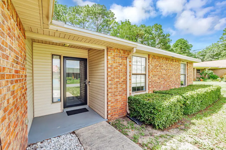 225 Seville Circle, Mary Esther, FL 32569 - Image #2