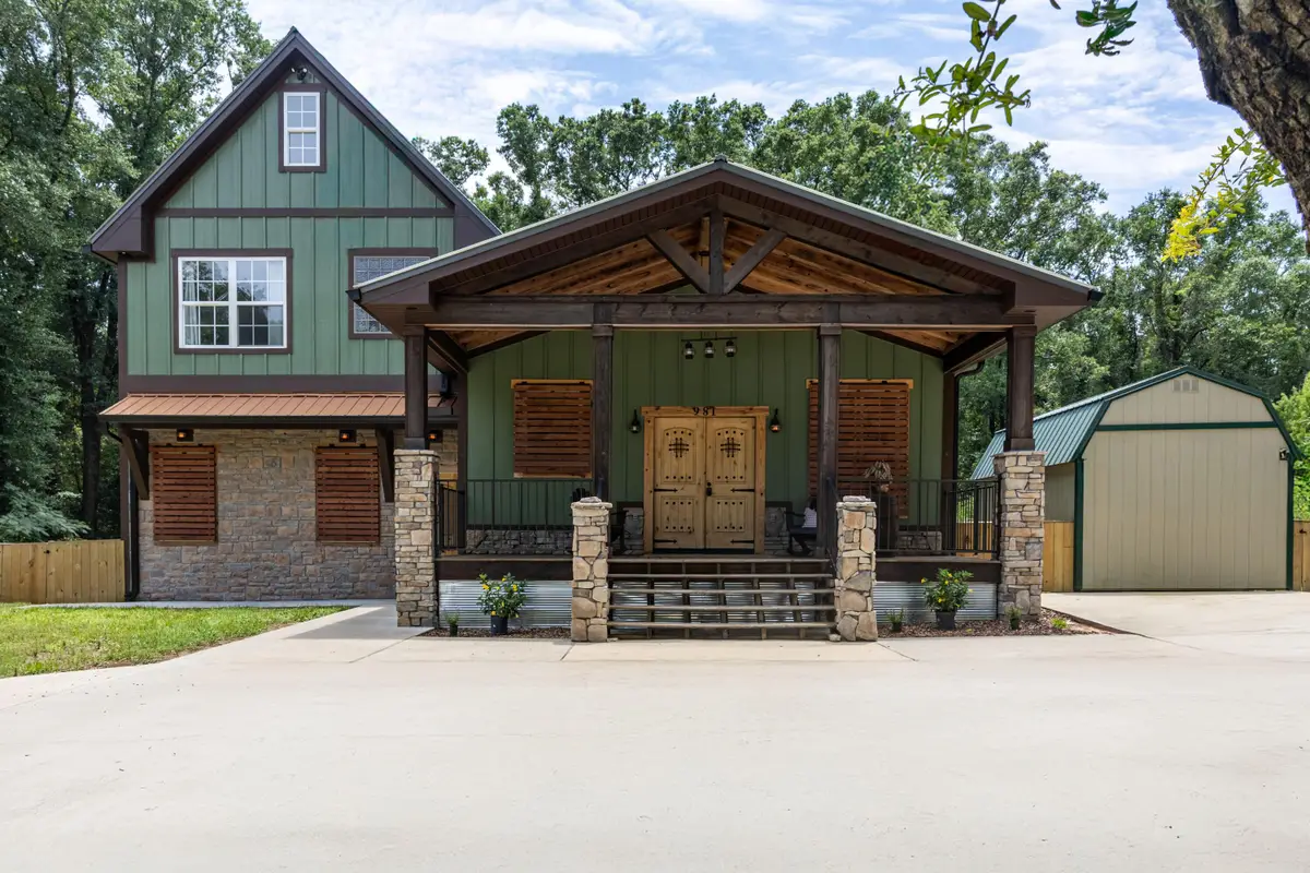 981 E Chestnut Avenue, Crestview, FL 32539 - Image #1