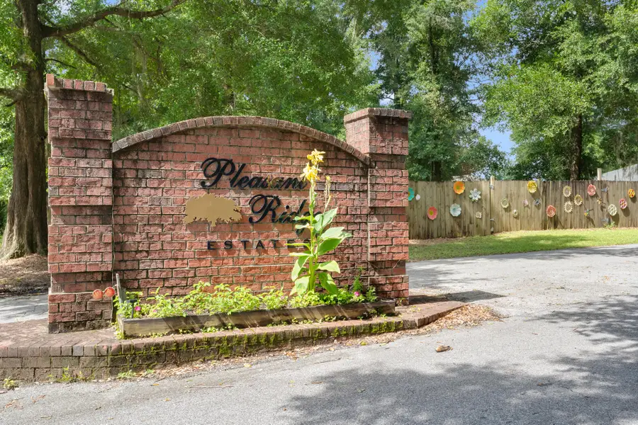 48 S Pleasant Drive, Defuniak Springs, FL 32435 - Image #2