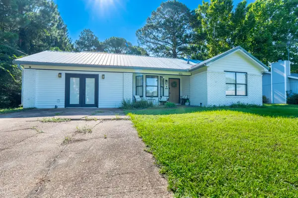 406 Rosewood Avenue, Mary Esther, FL 32569