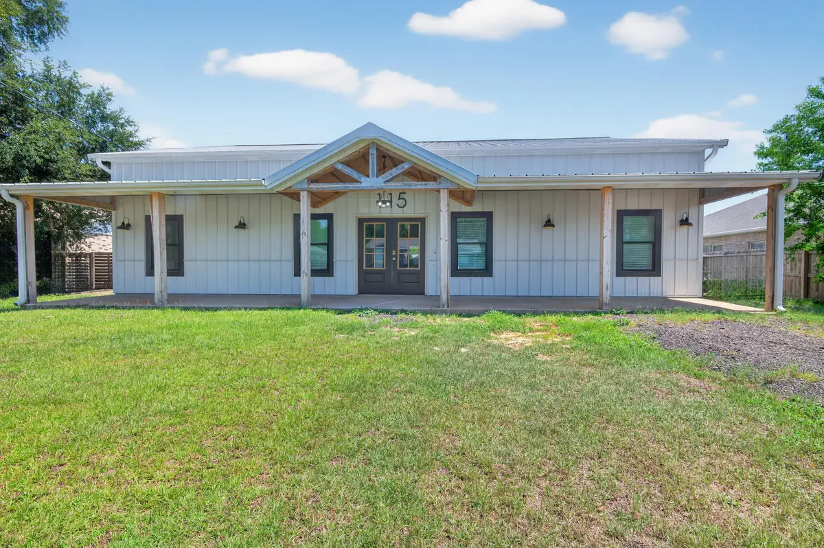 115 Ridgewood Avenue, Mary Esther, FL 32569 - Image #1