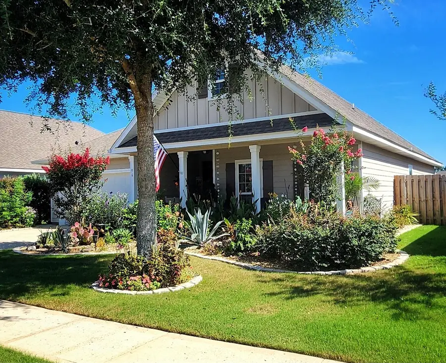 96 Mary Ellen Way, Freeport, FL 32439 - Image #2