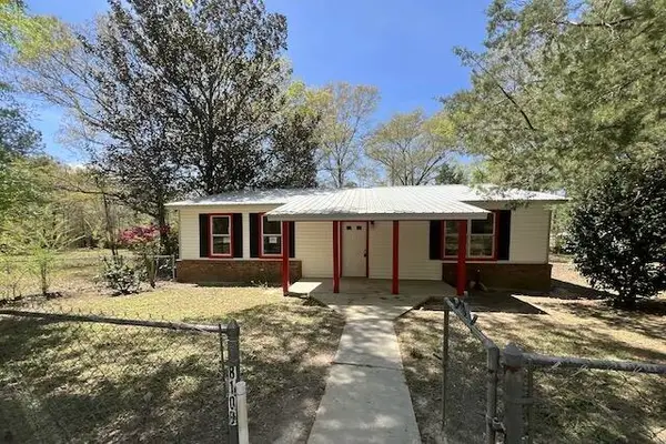 8106 County Line Road, Laurel Hill, FL 32567