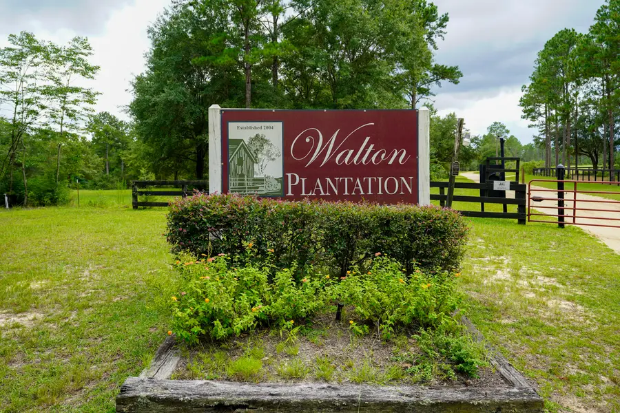 817 N Planters Drive, Laurel Hill, FL 32567 - Image #2