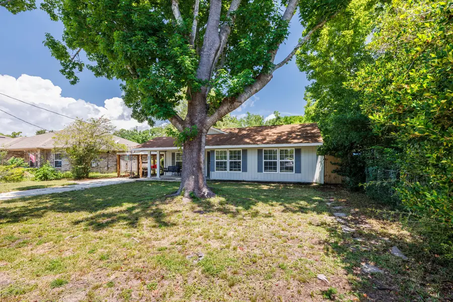 209 Michael Avenue, Mary Esther, FL 32569 - Image #3