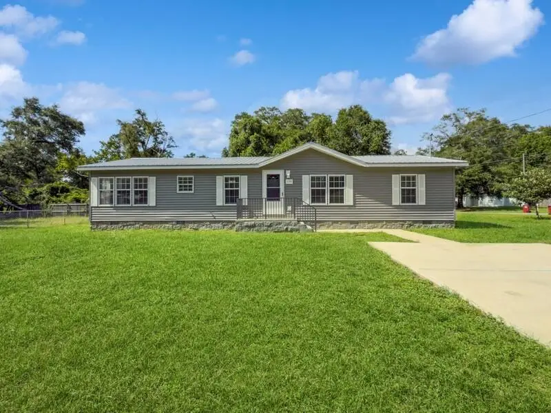 630 W Griffith Avenue, Crestview, FL 32536 - Image #1
