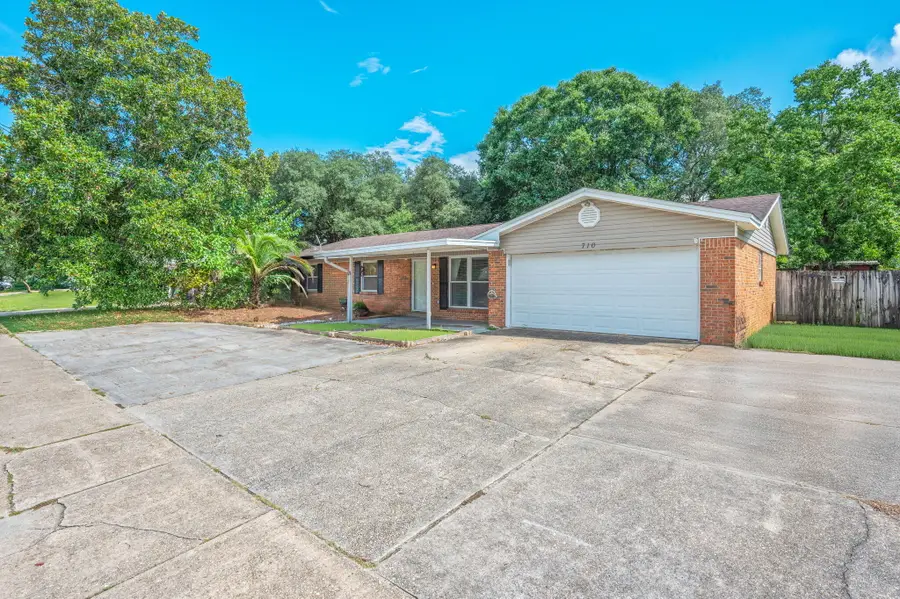 710 E Hollywood Boulevard, Mary Esther, FL 32569 - Image #2