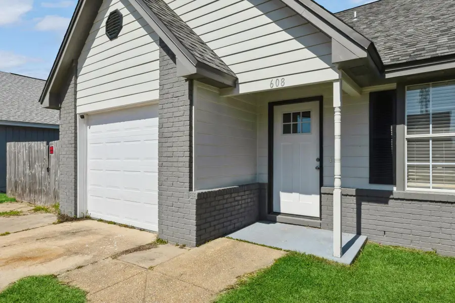 608 Drakes Landing Landing, Mary Esther, FL 32569 - Image #2