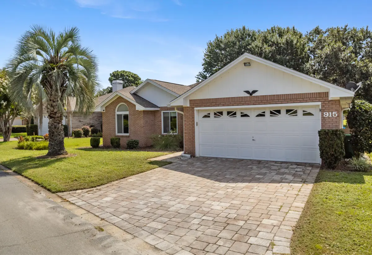 915 Shalimar Point Drive, Shalimar, FL 32579 - Image #1