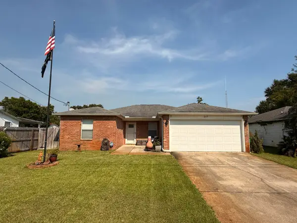 207 Green Drive, Mary Esther, FL 32569