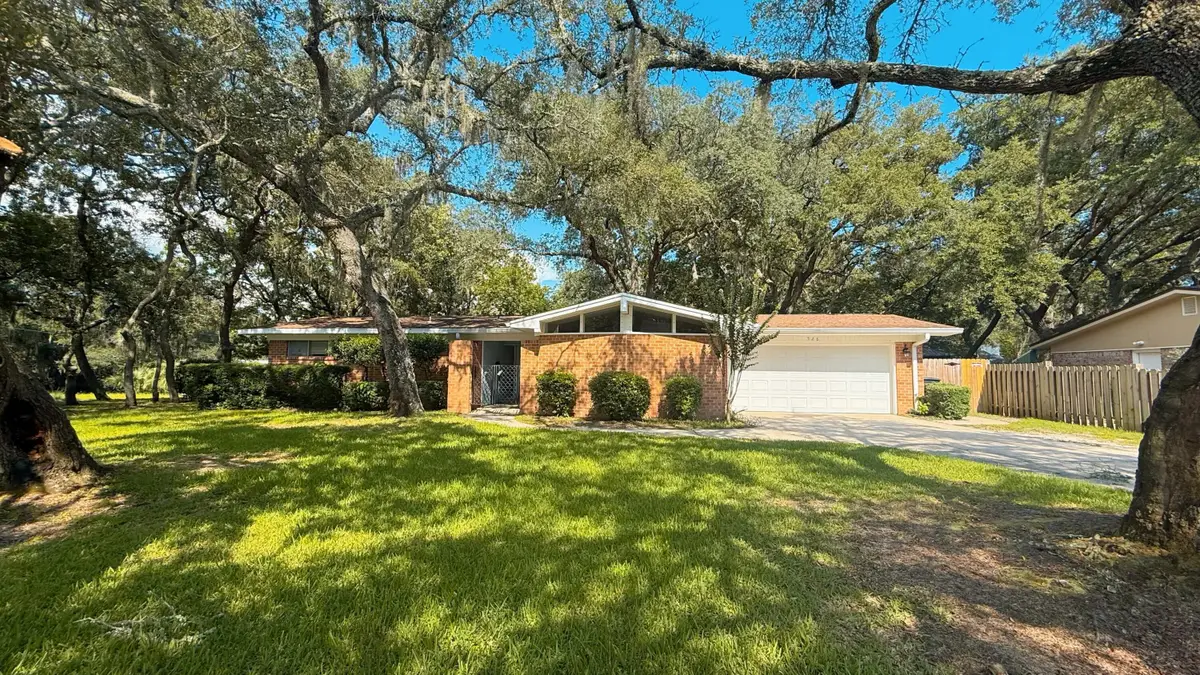 528 NW Cheshire Avenue, Fort Walton Beach, FL 32547 - Image #1
