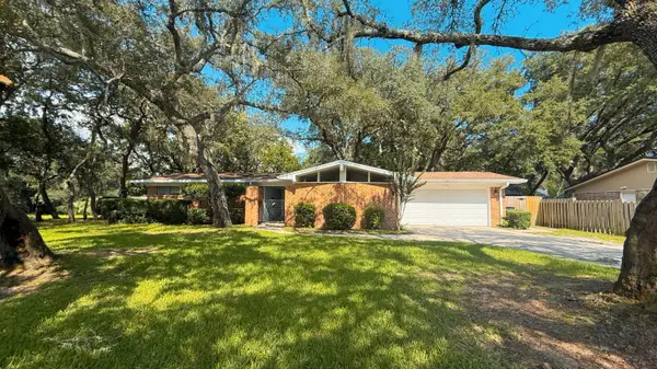 528 NW Cheshire Avenue, Fort Walton Beach, FL 32547