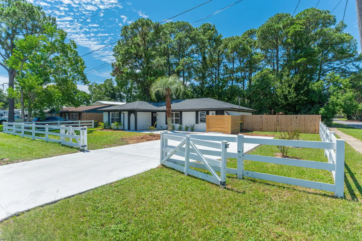 38 NW Deal Avenue, Fort Walton Beach, FL 32548 - Image #1