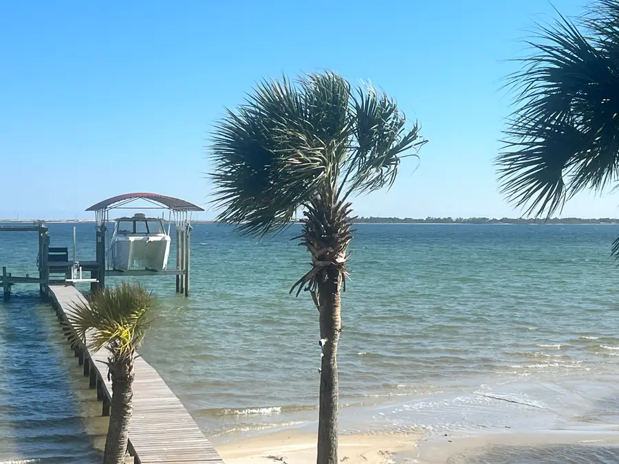 431 Atwater Court, Mary Esther, FL 32569 - Image #2