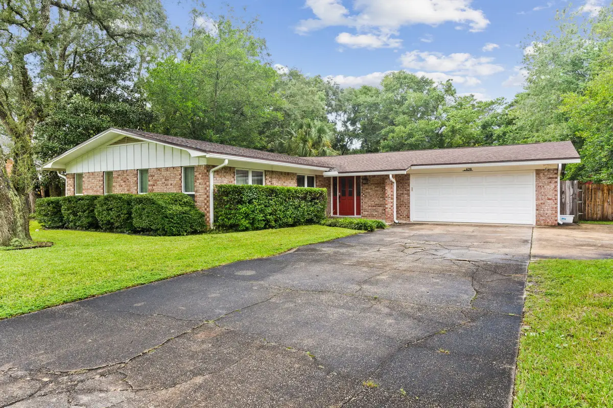 629 NE Merioneth Drive, Fort Walton Beach, FL 32547 - Image #1