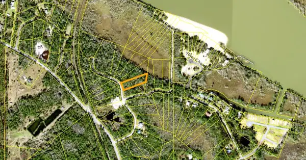 135 Water Oaks Way, Apalachiacola, FL 32320