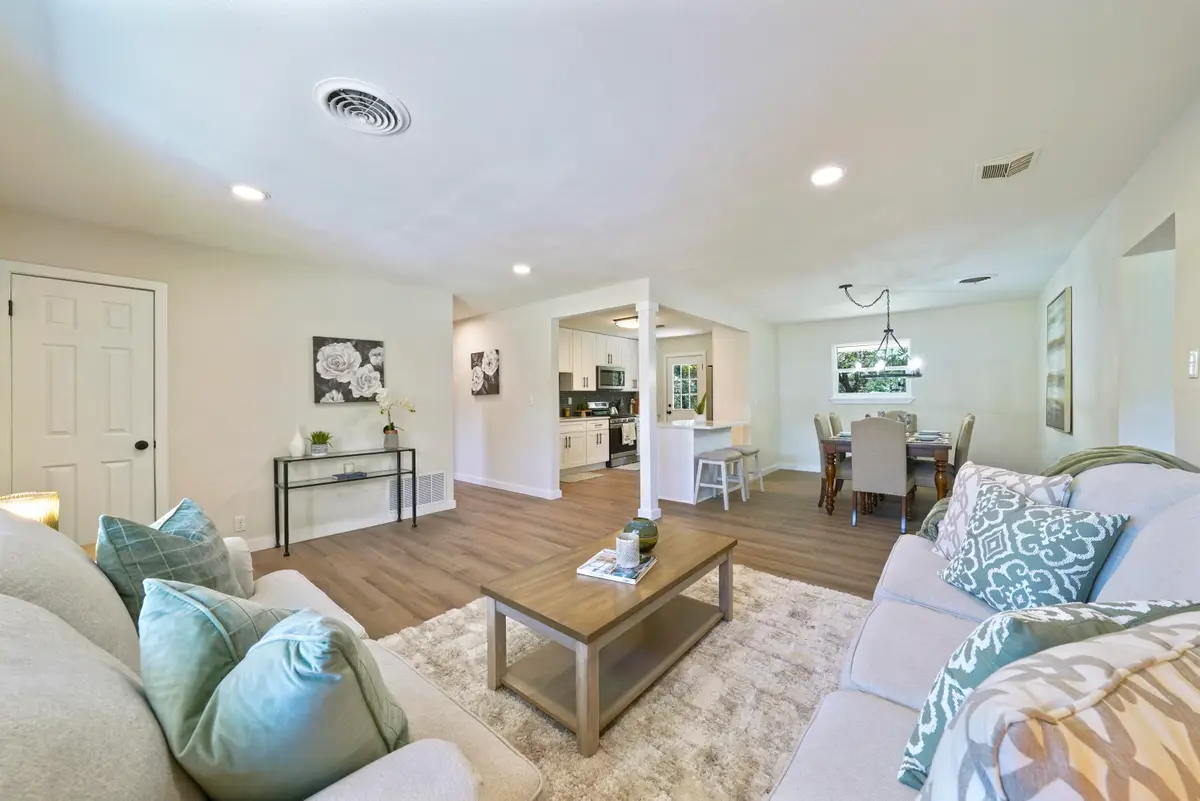 413 Andrew Drive, Valparaiso, FL 32580 - Image #1