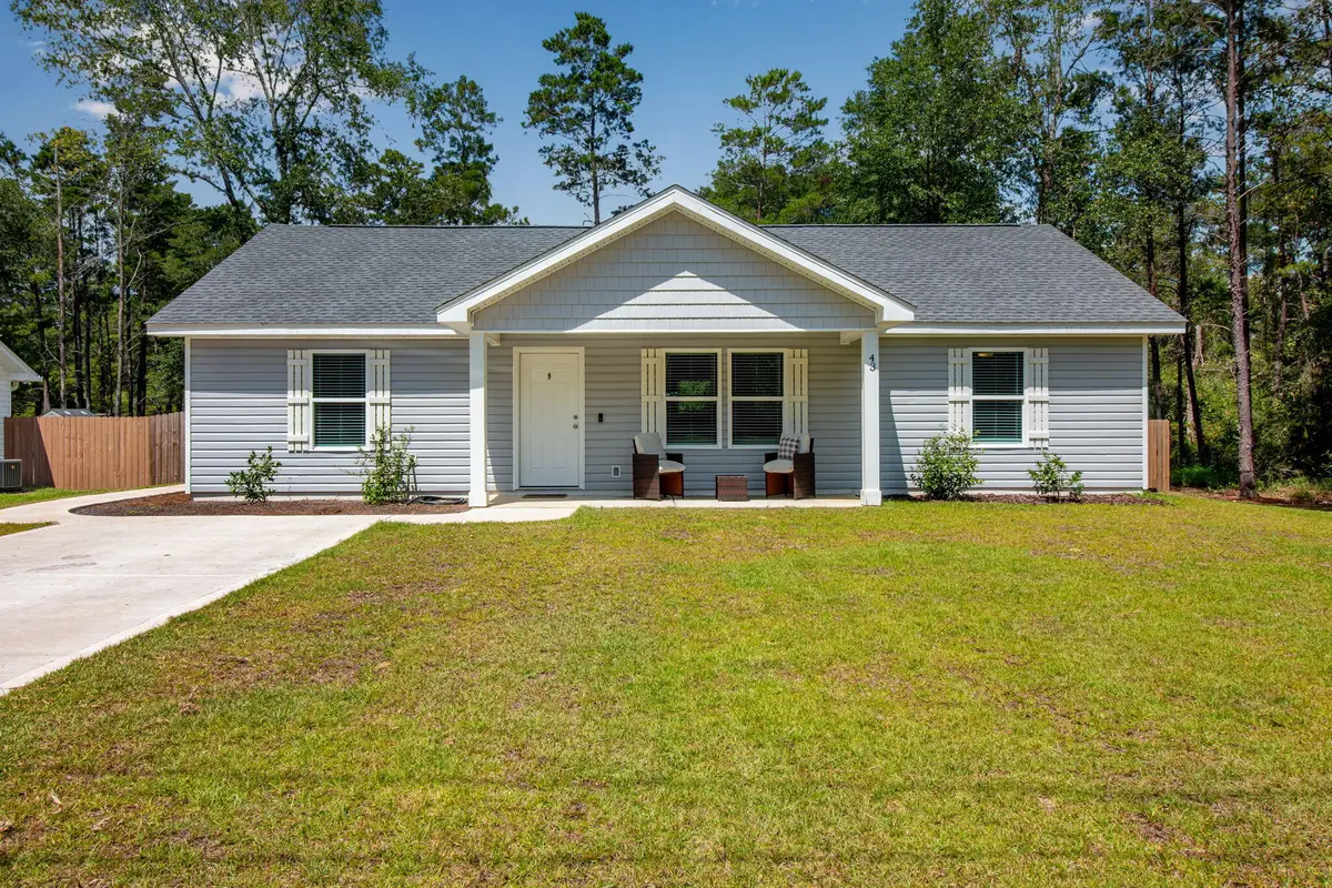 43 E Crocus Avenue, Defuniak Springs, FL 32433 - Image #1