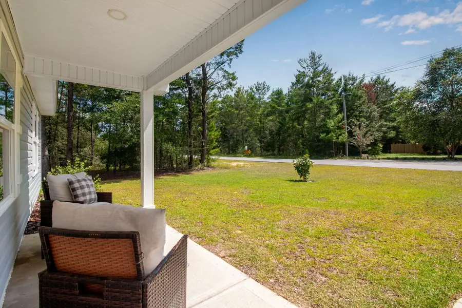 43 E Crocus Avenue, Defuniak Springs, FL 32433 - Image #3