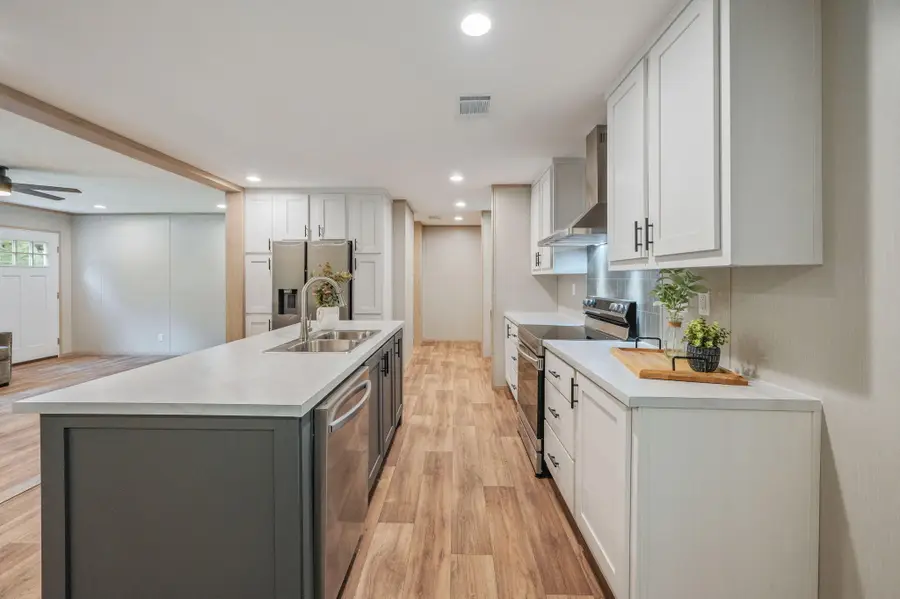 524 E Tiger Lily Lane, Defuniak Springs, FL 32433 - Image #3