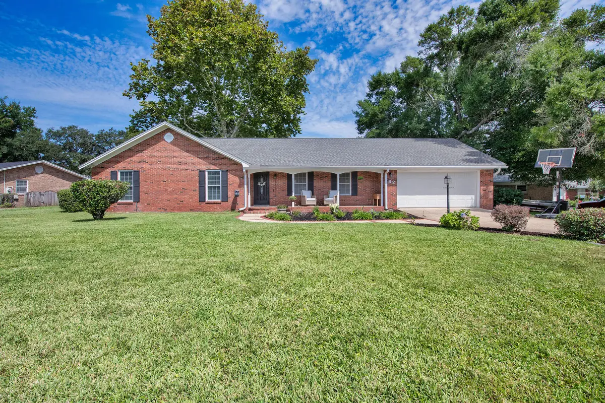 82 Lake Lorraine Circle, Shalimar, FL 32579 - Image #1