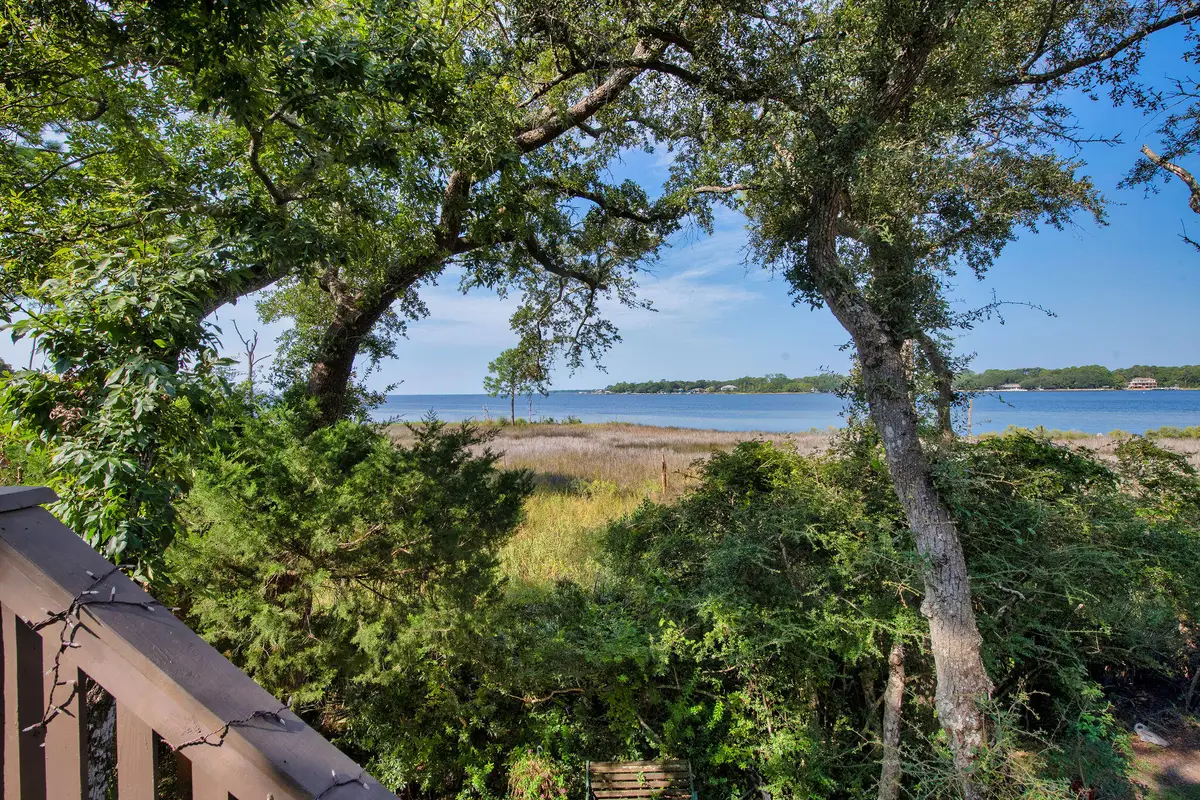 10 Marina Cove Drive, Niceville, FL 32578 - Image #1