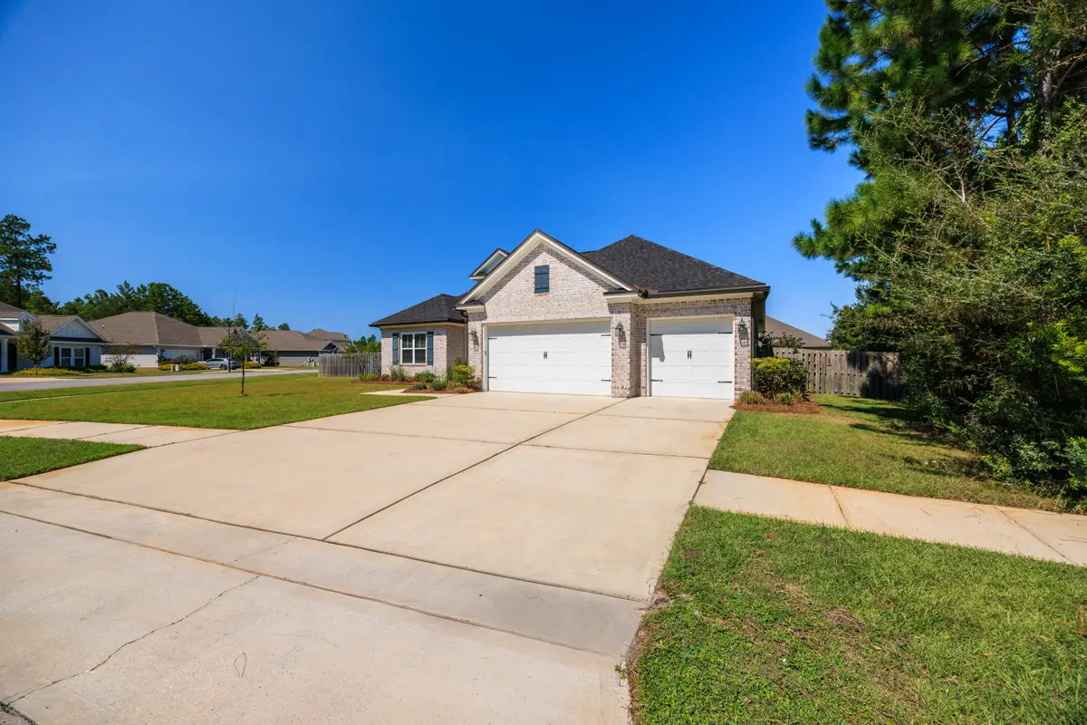 77 Perimeter Place, Freeport, FL 32439 - Image #1