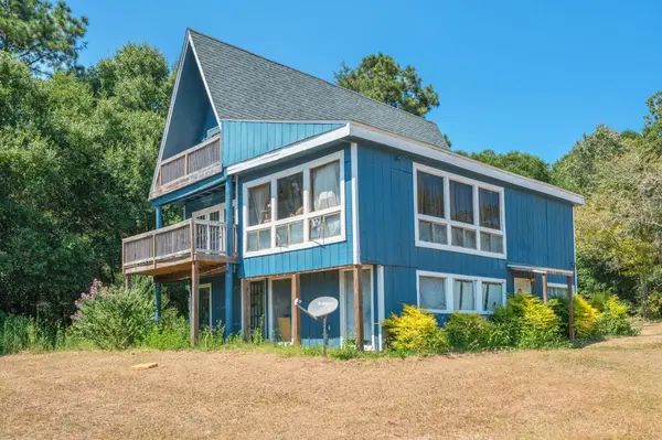 4194 Log Lake Road, Holt, FL 32564