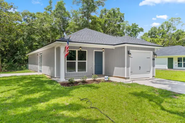 392 N 11th Street, DeFuniak Springs, FL 32433