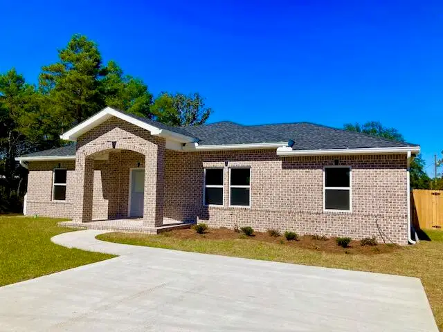 153 E Honeysuckle Street, Defuniak Springs, FL 32433 - Image #1