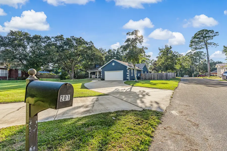 201 Bahia Vista Drive, Niceville, FL 32578 - Image #2