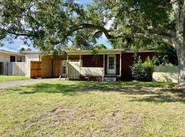 6552 College Drive, Milton, FL 32570