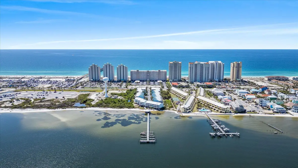 8522 Gulf Boulevard #APT 3, Navarre, FL 32566 - Image #1