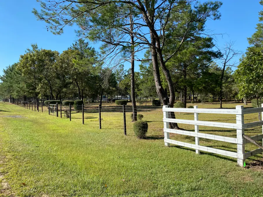 325 Blackfoot Drive, Defuniak Springs, FL 32433 - Image #2