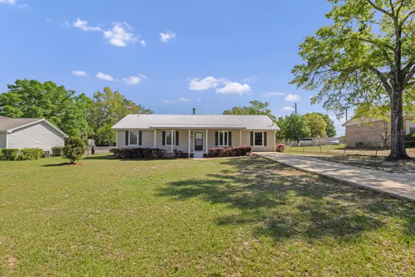 396 Lakeview Drive, DeFuniak Springs, FL 32433
