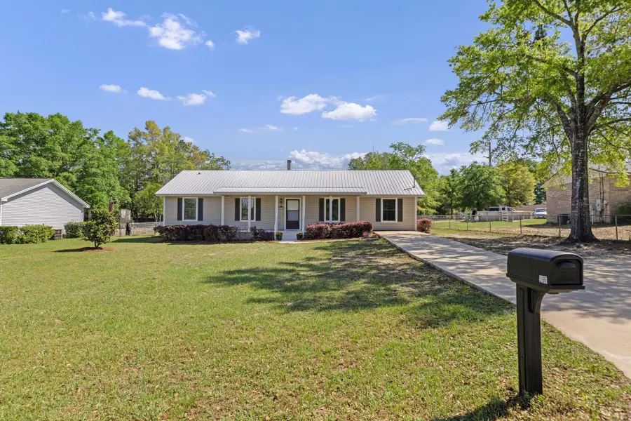 396 Lakeview Drive, Defuniak Springs, FL 32433 - Image #2