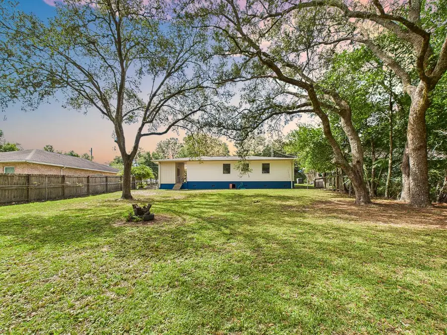 336 Illinois Avenue, Valparaiso, FL 32580 - Image #2