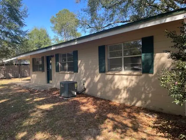 118 Peach Tree Street, Paxton, FL 32538 - Image #3