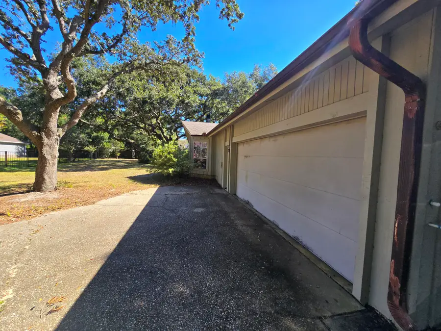 7053 Gandy Dr Drive, Navarre, FL 32566 - Image #3