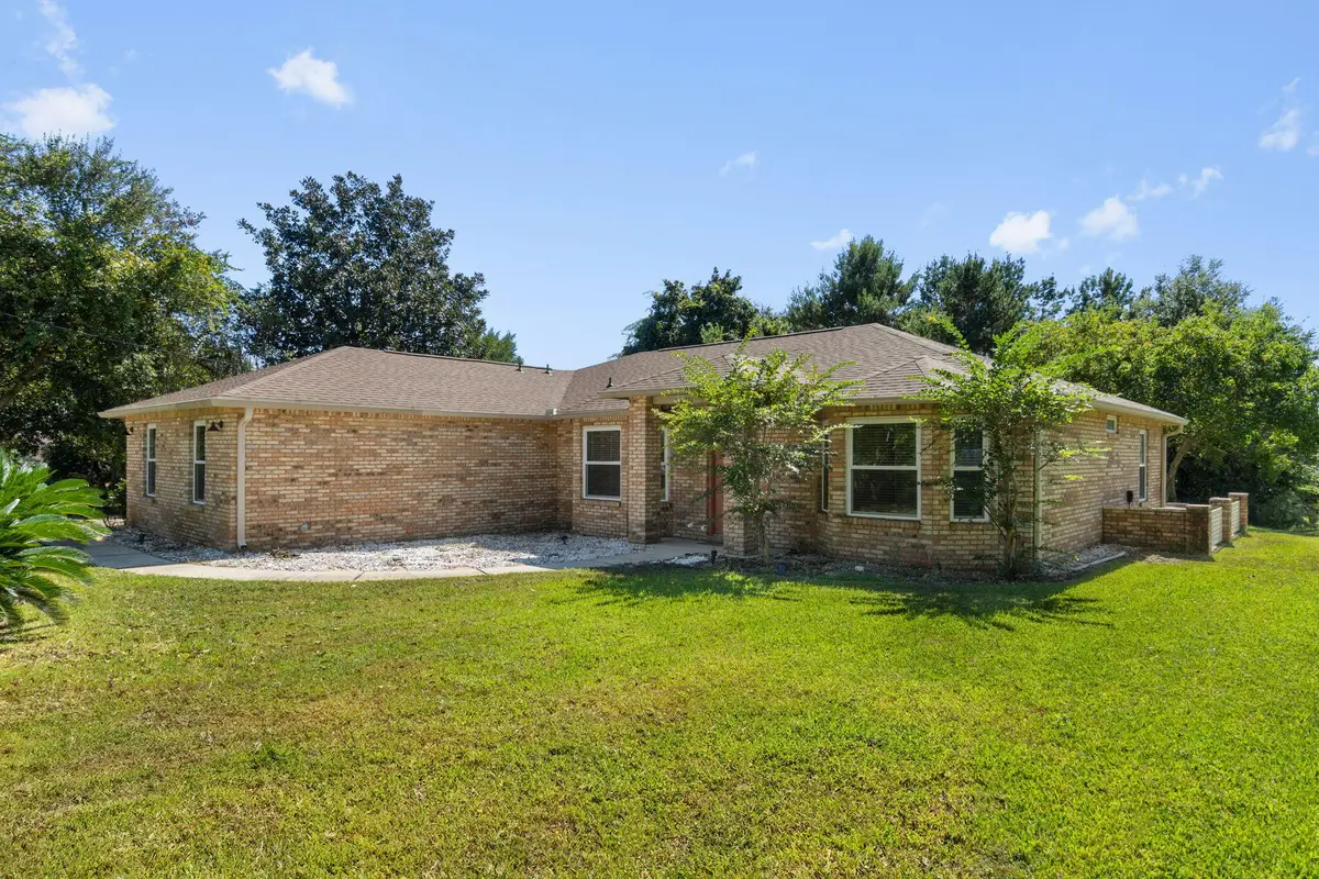 7401 Sandstone Street, Navarre, FL 32566 - Image #1