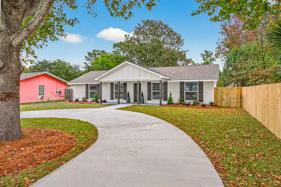 333 Woodland Avenue, Mary Esther, FL 32569 - Image #2