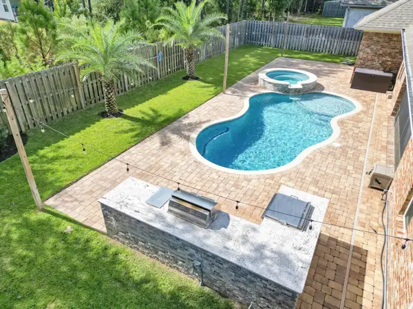 136 Buxtons Way, Freeport, FL 32439