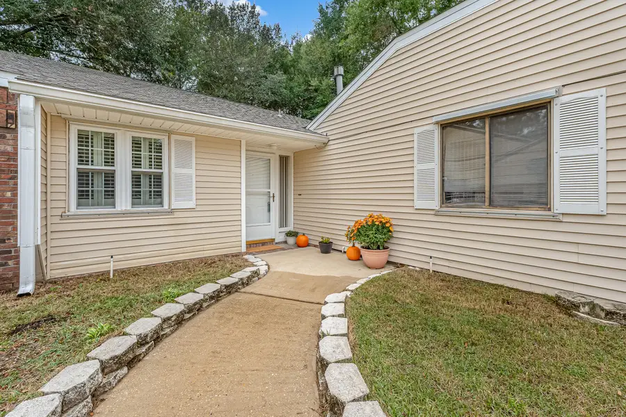 200 Long Leaf Court, Niceville, FL 32578 - Image #2